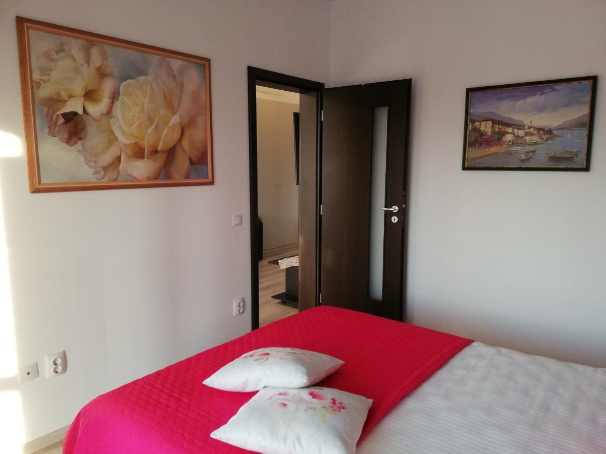 Kolonaki Domus Apartment Iasi Ngoại thất bức ảnh