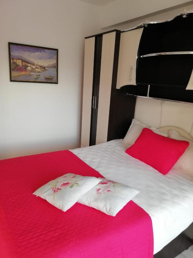 Kolonaki Domus Apartment Iasi Ngoại thất bức ảnh
