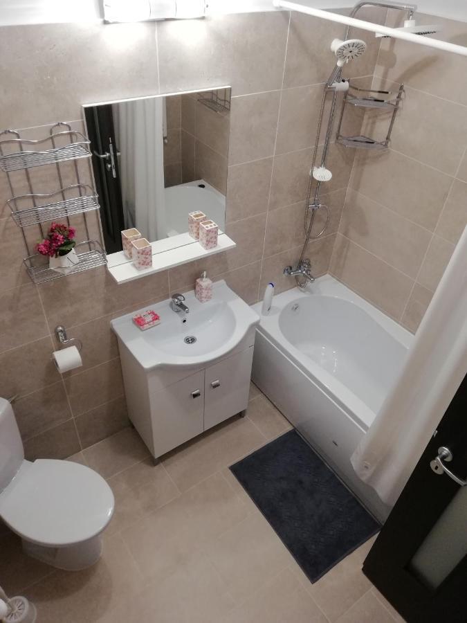 Kolonaki Domus Apartment Iasi Ngoại thất bức ảnh